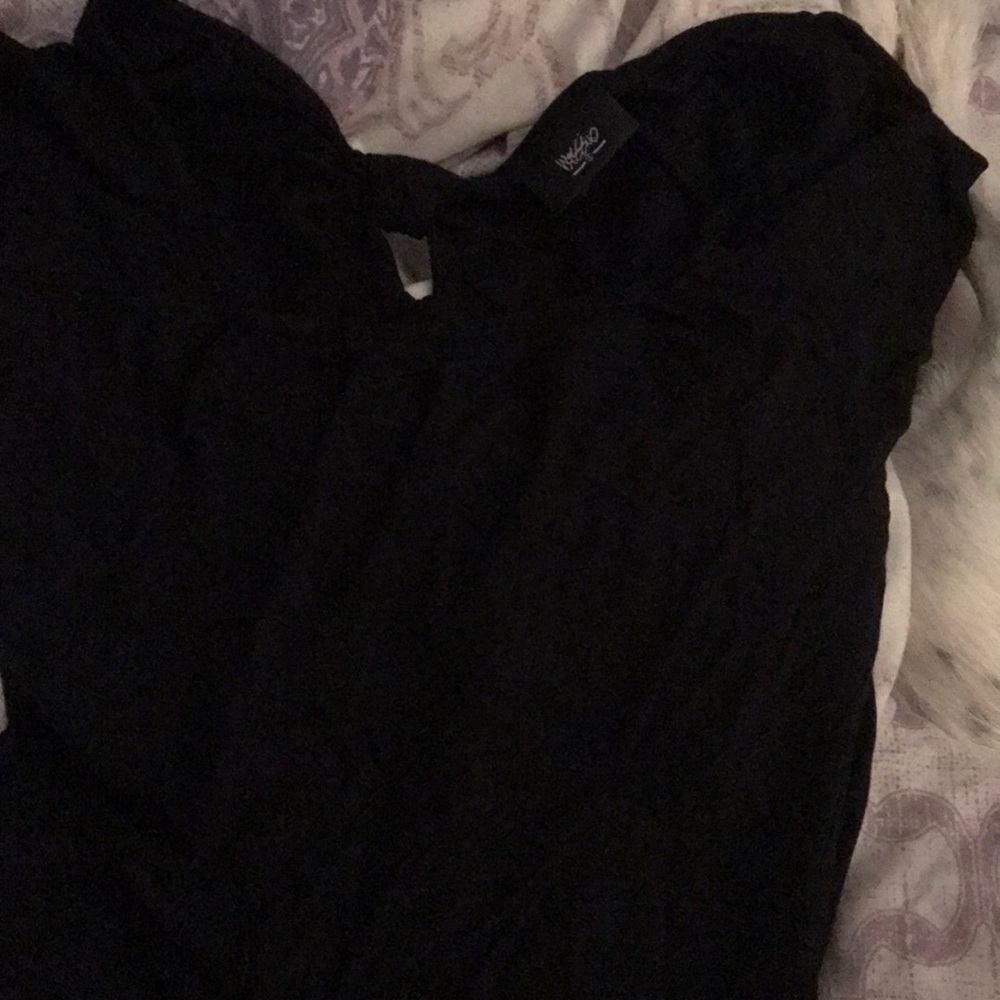 🌟Mossimo // Black Top, keyhole back // size XS 🌟